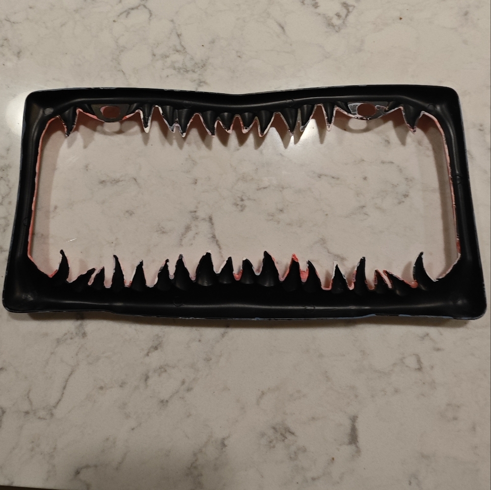 Single Jaws Shark Teeth License Plate Frame - Picture 2 of 10